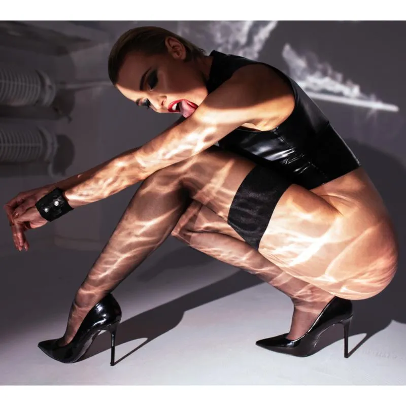 Noir Handmade – Glam Wetlook Top Mit Vinylkorsett – Schwarz