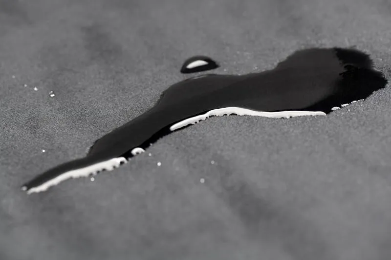 XR Brands - Wasserdichte Decke - Schwarz