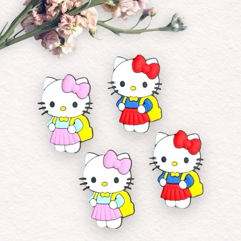 Kit 10 Aplique Emborrachado Infantil Hello Kitty Escolar Com Mochila Tiaras Prendedores Artesanato DIY Kit 10 Aplique Emborrachado Infantil Hello Kitty Escolar Com Mochila Tiaras Prendedores Artesanato DIY