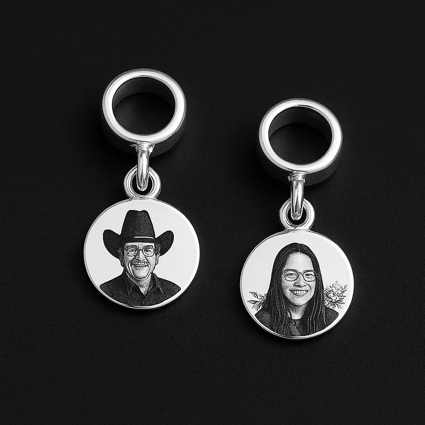 Berloque Personalizado com Foto Medalha 10mm Banhado Prata 925 p/ Pulseiras e Braceletes Presente Mimo Dia Namorado Mulh Berloque Personalizado com Foto Medalha 10mm Banhado Prata 925 p/ Pulseiras e Braceletes Presente Mimo Dia Namorado Mulh