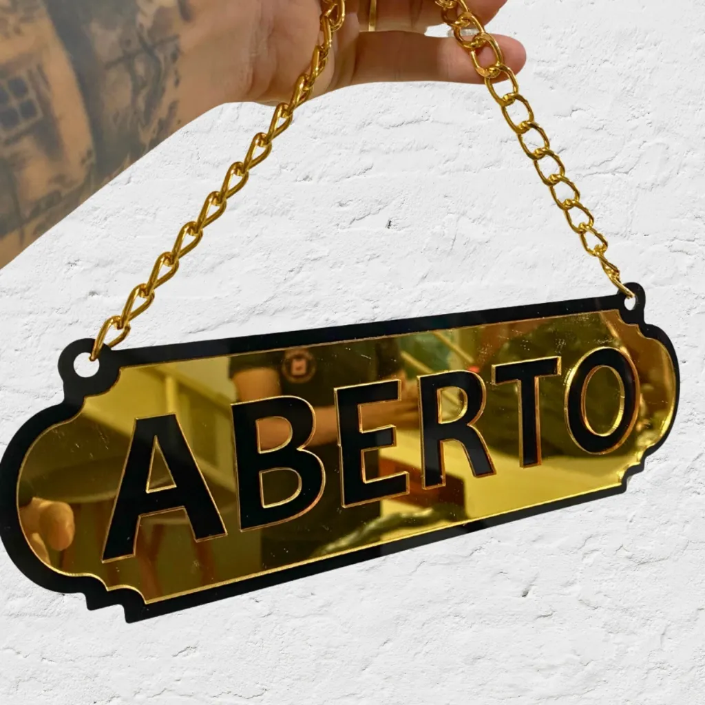 Placa Dupla Face Aberto Fechado Acrílico Espelhado com Corrente e Ventosa Placa Dupla Face Aberto Fechado Acrílico Espelhado com Corrente e Ventosa