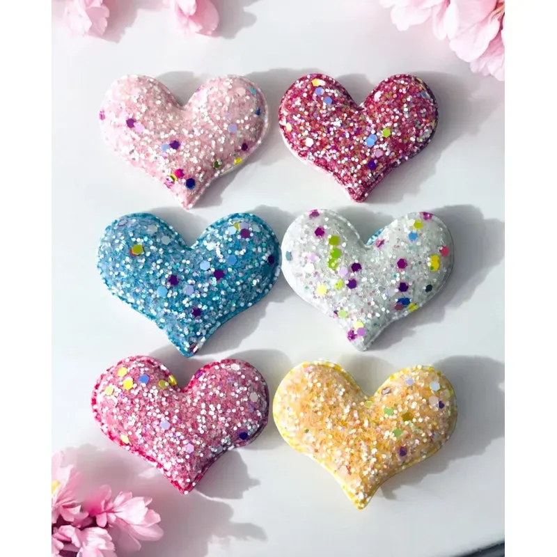 Aplique Estrela /Coração Glitter Em Tecido Brilha no Escuro 12 Unidades Aplique Estrela /Coração Glitter Em Tecido Brilha no Escuro 12 Unidades