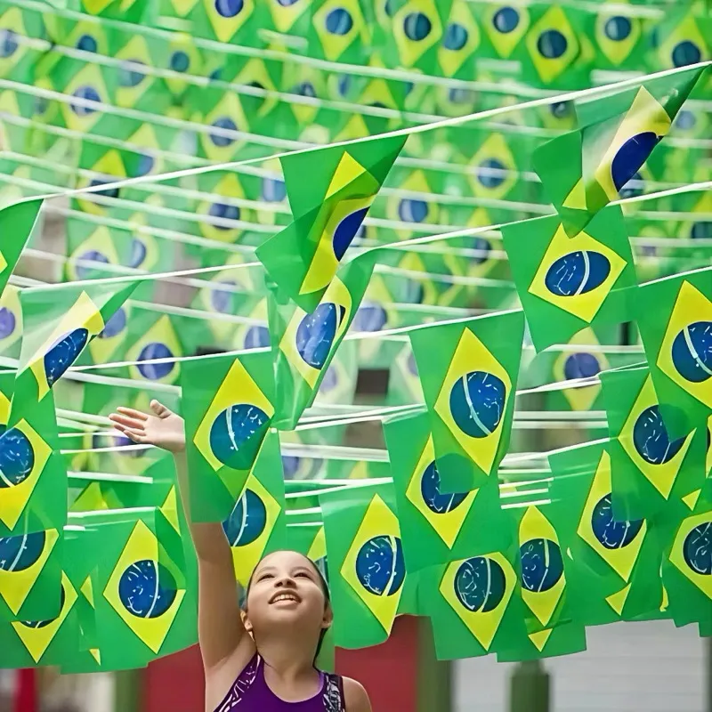 VARAL DE BANDEIRA BRASIL | TAM.: 14X20CM CADA BANDEIRA | 4 METROS | TECIDO | FUTEBOL | JOGO | COPA | SELEÇÃO | BRAZIL