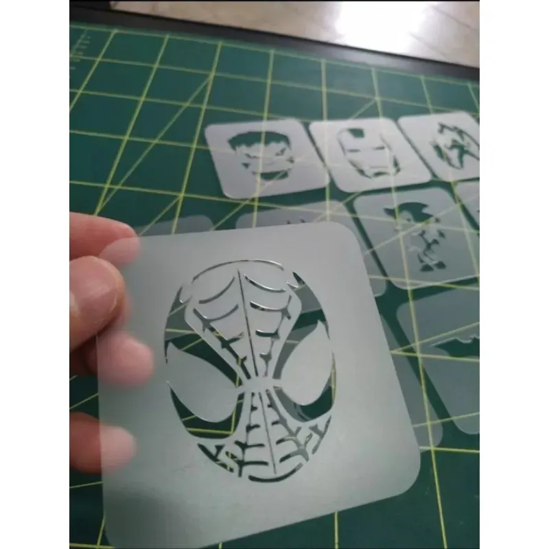 Kit 10 Stencils Pequenos Tema Infantil Super-Heróis pintura corporal e facial Kit 10 Stencils Pequenos Tema Infantil Super-Heróis pintura corporal e facial
