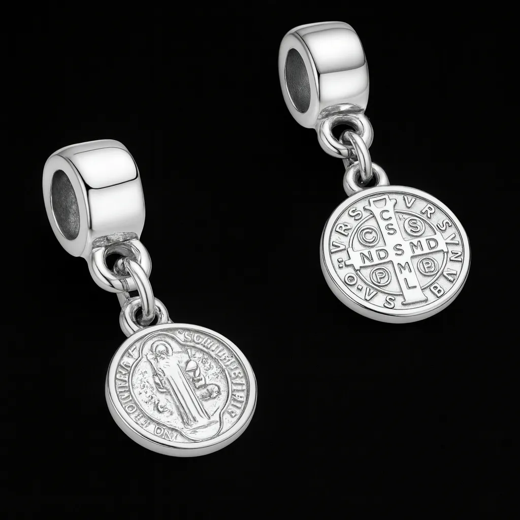 Berloque São Bento Detalhado Religioso Folheado Prata 925 p/ Pulseiras e Braceletes Acessórios Femininos Berloque São Bento Detalhado Religioso Folheado Prata 925 p/ Pulseiras e Braceletes Acessórios Femininos