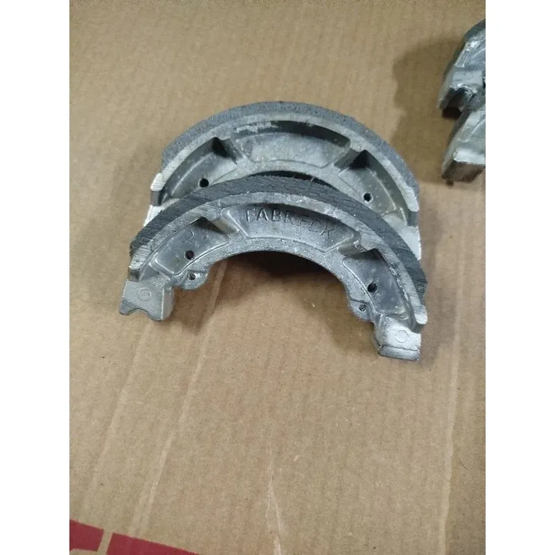 Lona de Freio YBR 125 / Factor 125 (1par) Traseira Patim Freio Standard Sem Embalagem Lona de Freio YBR 125 / Factor 125 (1par) Traseira Patim Freio Standard Sem Embalagem