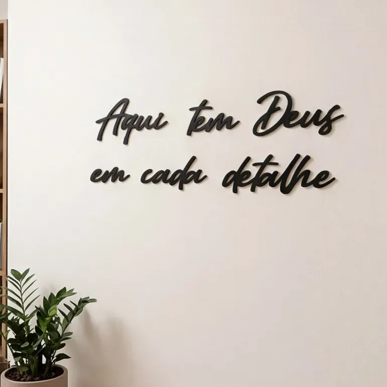 Frase Parede Aqui Tem Deus em Cada Detalhe MDF Preto 3mm Decoração Cristã Sala Cozinha Fé Casa Frase Parede Aqui Tem Deus em Cada Detalhe MDF Preto 3mm Decoração Cristã Sala Cozinha Fé Casa