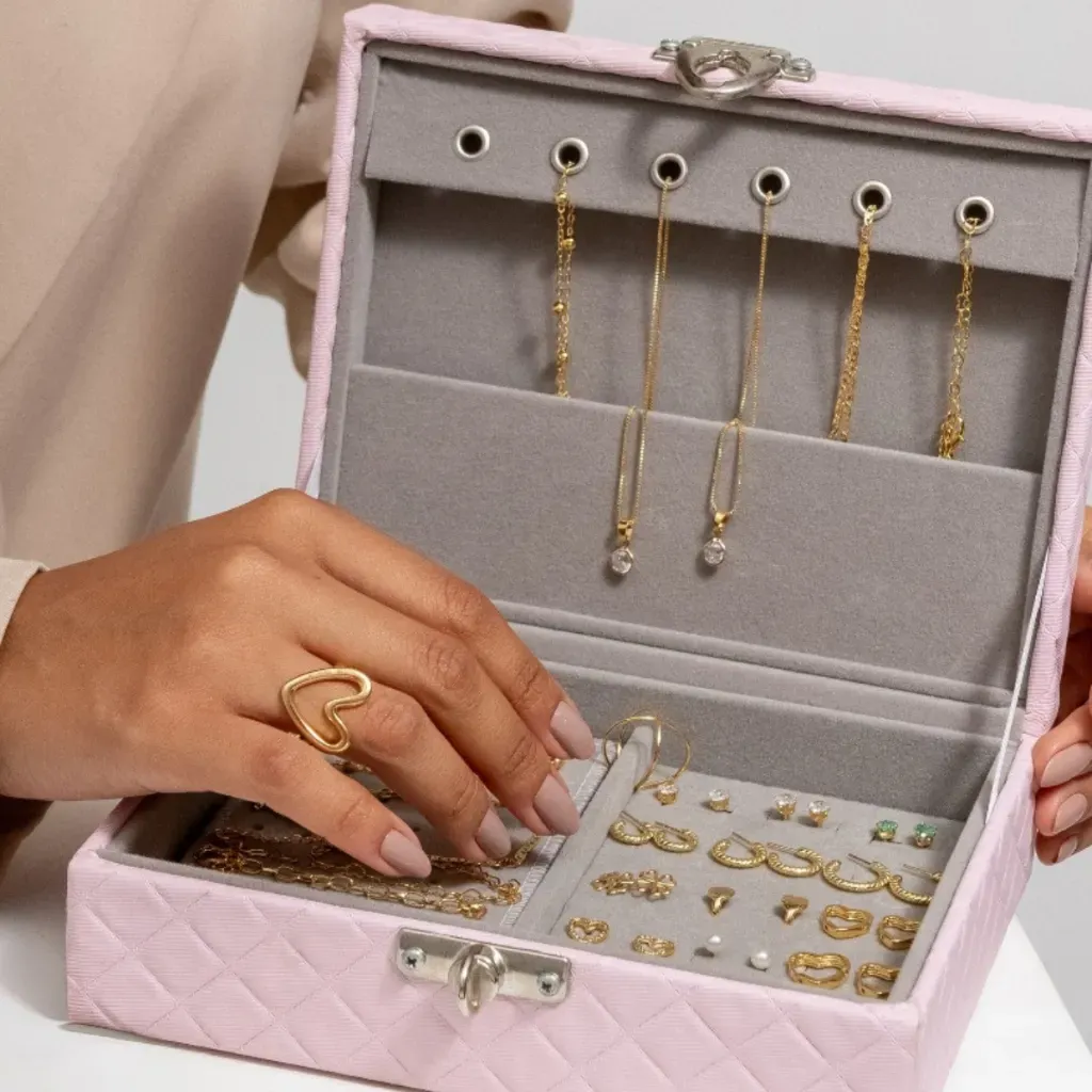 Kit Semi Jóias 10 Peças de Luxo Revenda Atacado (Não vem Maleta) Banhado em Ouro 18k Alto Padrão Kit Semi Jóias 10 Peças de Luxo Revenda Atacado (Não vem Maleta) Banhado em Ouro 18k Alto Padrão