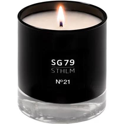 SG79 | STHLM No. 21 Red Duftkerze 145 g SG79 | STHLM No. 21 Red Duftkerze 145 g