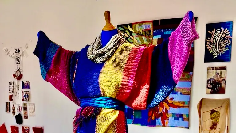 What do vintage dresses, octopuses + viral videos have in common? What do vintage dresses, octopuses + viral videos have in common?