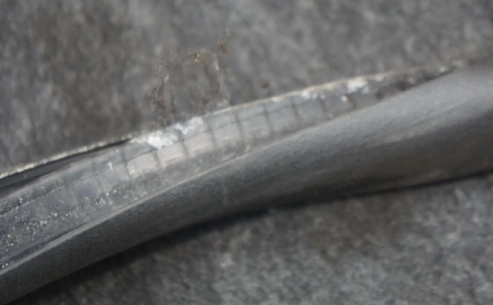 1807546-00-E Основний ущільнювач кузова передній правий PRIMARY BODY SEAL – FRONT – RIGHT HAND