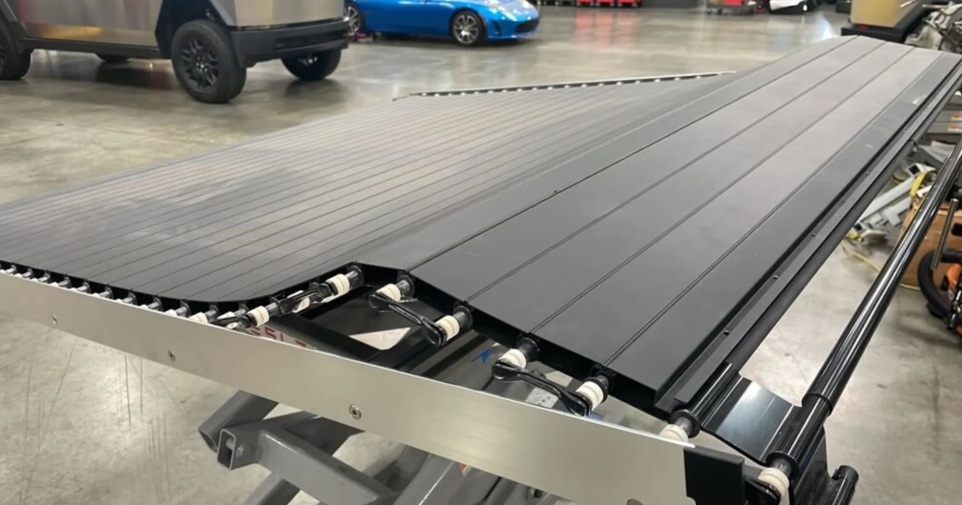 1906561-00-D Решітчаста система тонно SLAT SYSTEM – TONNEAU