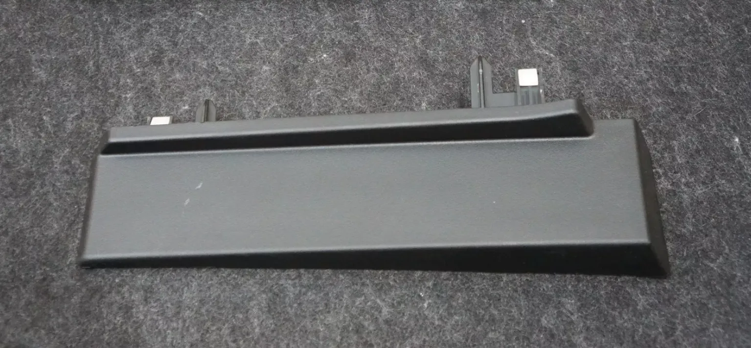1907623-00-C Ліва збірка декоративної накладки заднього скла BACKLITE APPLIQUE ASSEMBLY – LEFT HAND
