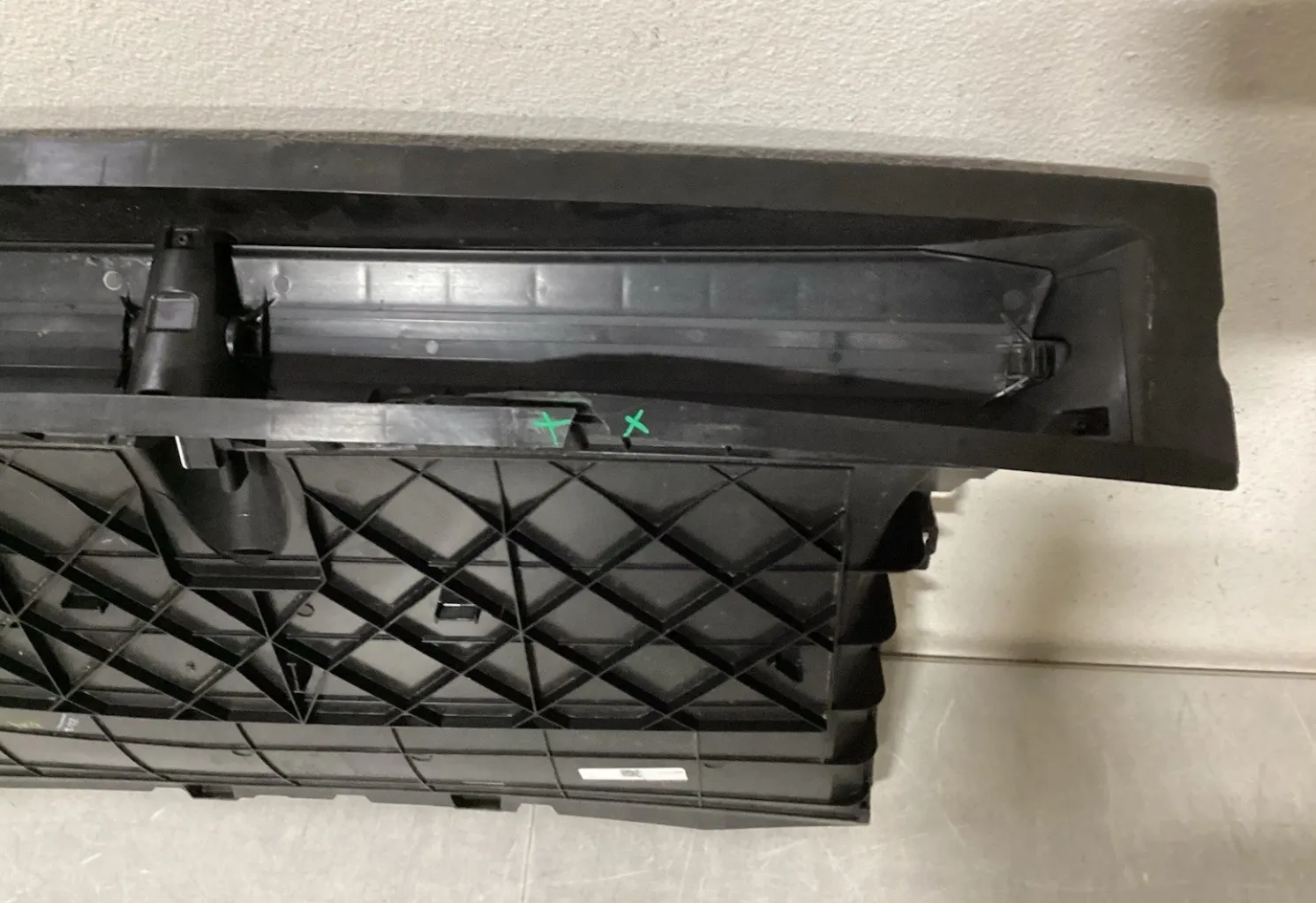 1738006-00-C Активна заслінка передньої решітки ACTIVE GRILLE SHUTTER
