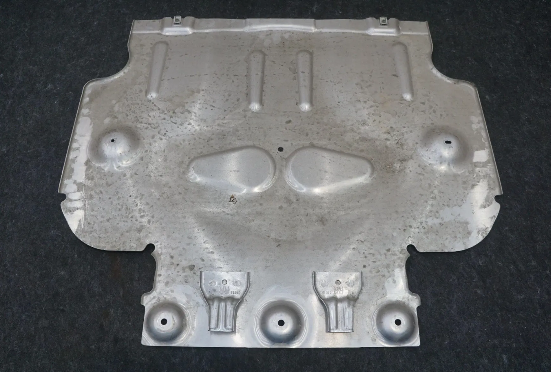 1919098-00-B Задній аеродинамічний щит — штампована деталь REAR AERO SHIELD – STAMPING