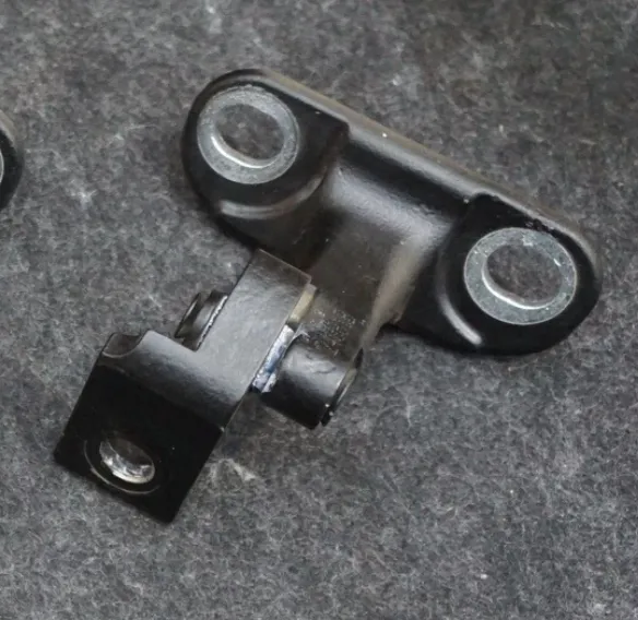 1801460-ST-B Верхня права петля передніх дверей DOOR HINGE – FRONT – UPPER – RIGHT HAND