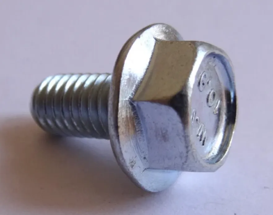 1116470-00-A Болт M6-1.0×12 з плоскою головкою DIN 6921 клас міцності 10.9 покриття ZF720 BOLT