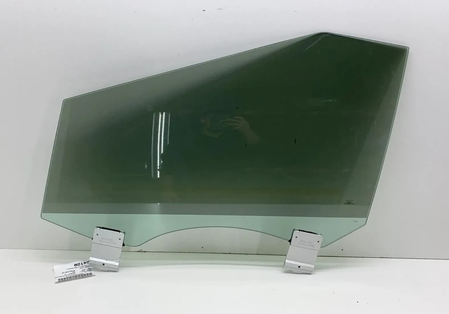 1805868-00-F Рухоме бокове скло передніх дверей ліве MOVING SIDE GLASS – FRONT – LEFT HAND