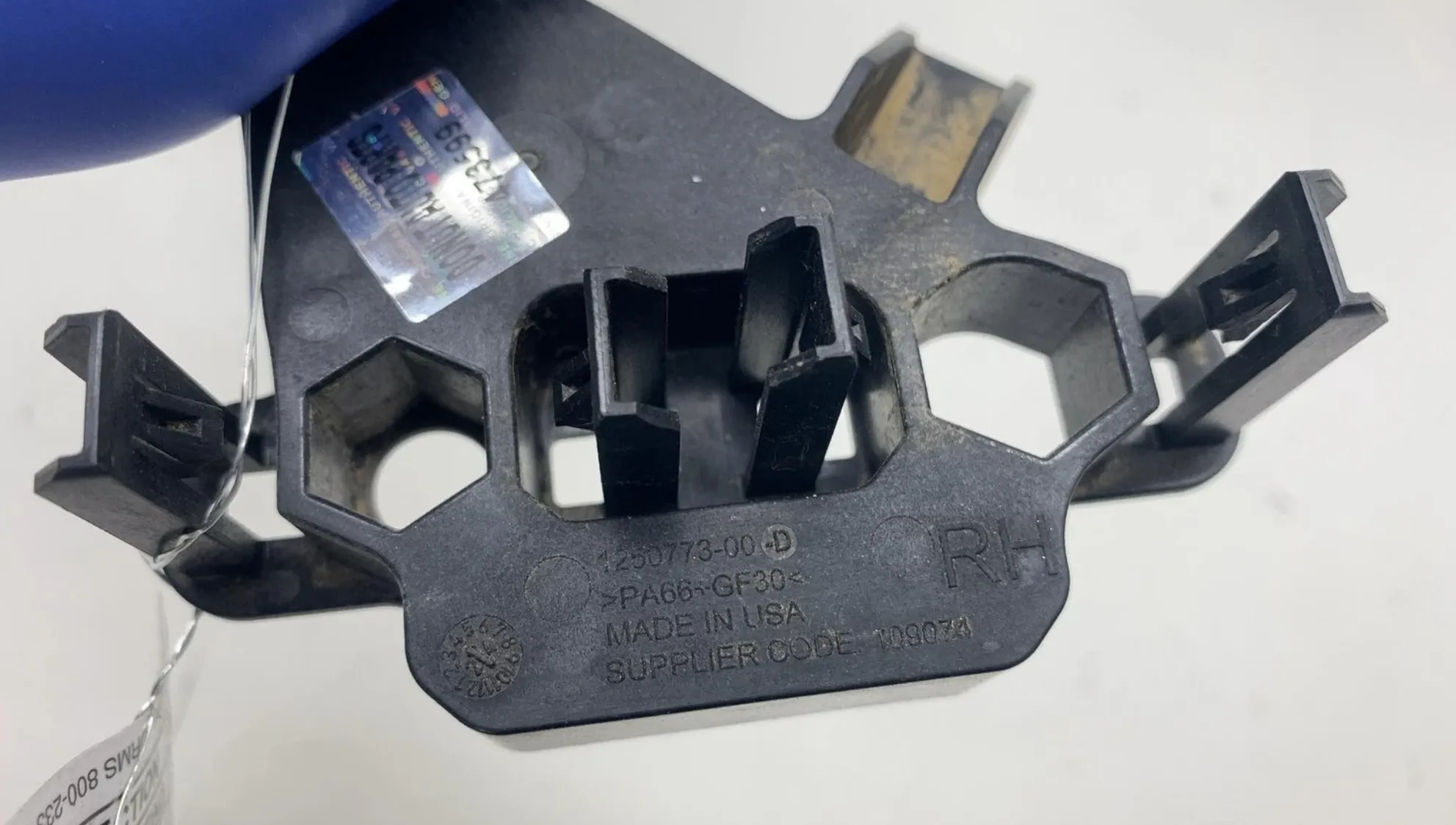 1250773-00-D Правий розподільник гальмівної магістралі BRAKE JUNCTION MOLDING – RIGHT HAND