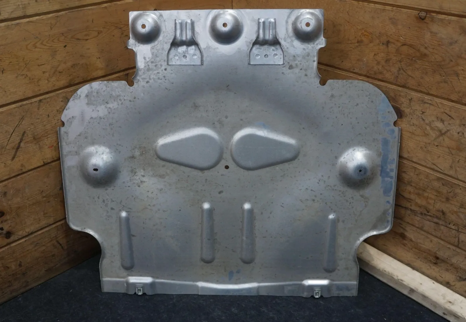 1919098-00-B Задній аеродинамічний щит — штампована деталь REAR AERO SHIELD – STAMPING