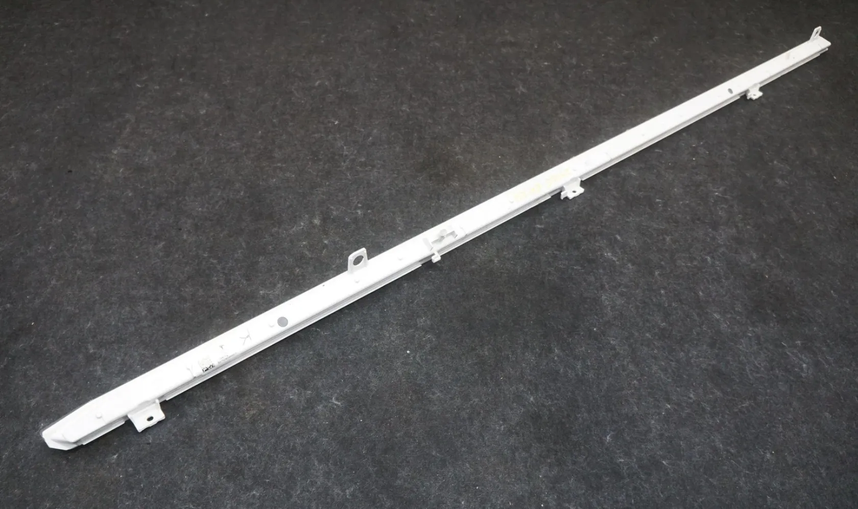 1806767-00-F Підсвітка вантажної платформи – права сторона BED LIGHT – RIGHT HAND
