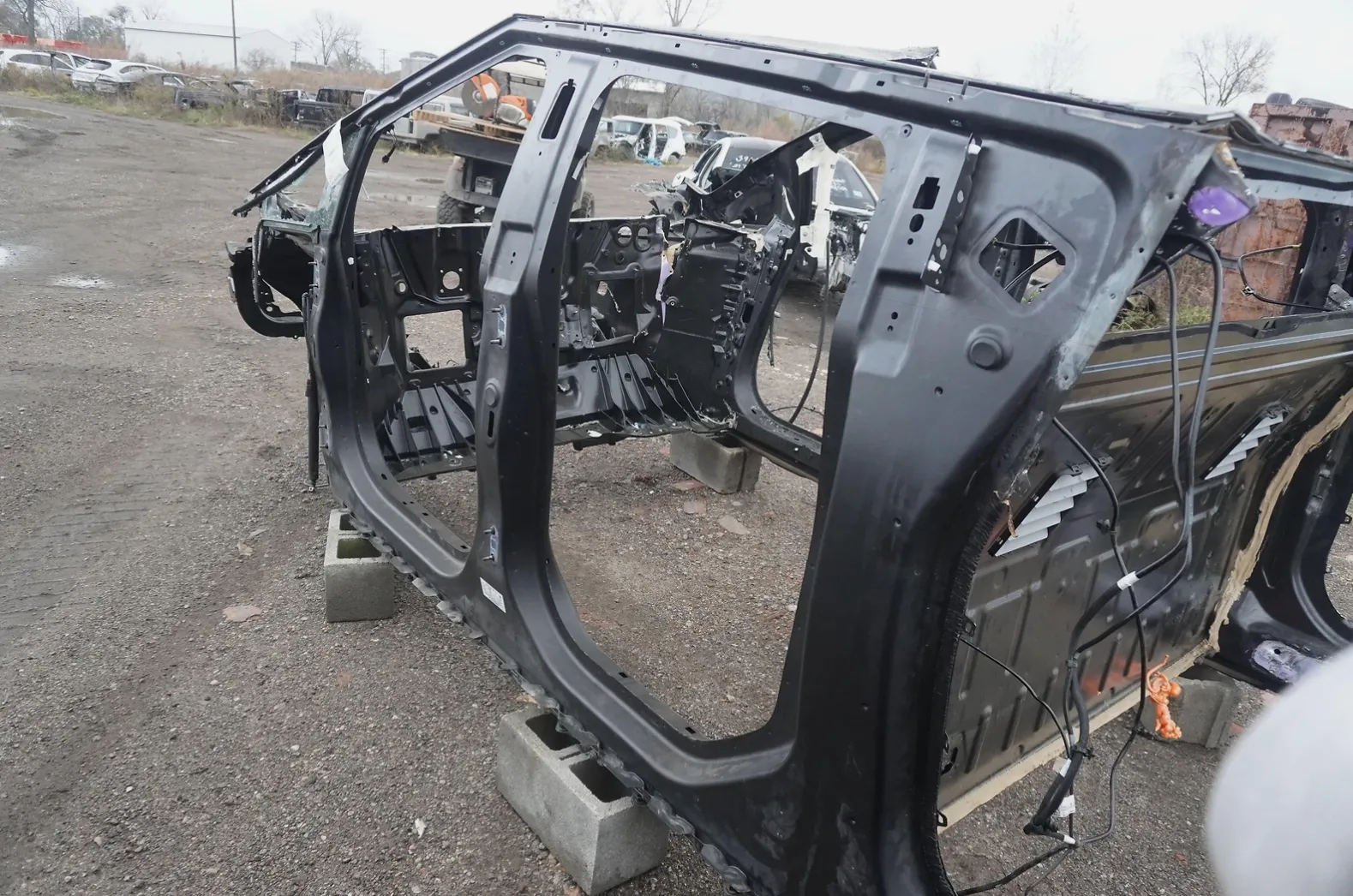 1917291-ST-A Збірка лівої зовнішньої бокової частини кузова ASSEMBLY – BODY SIDE OUTER – LEFT HAND