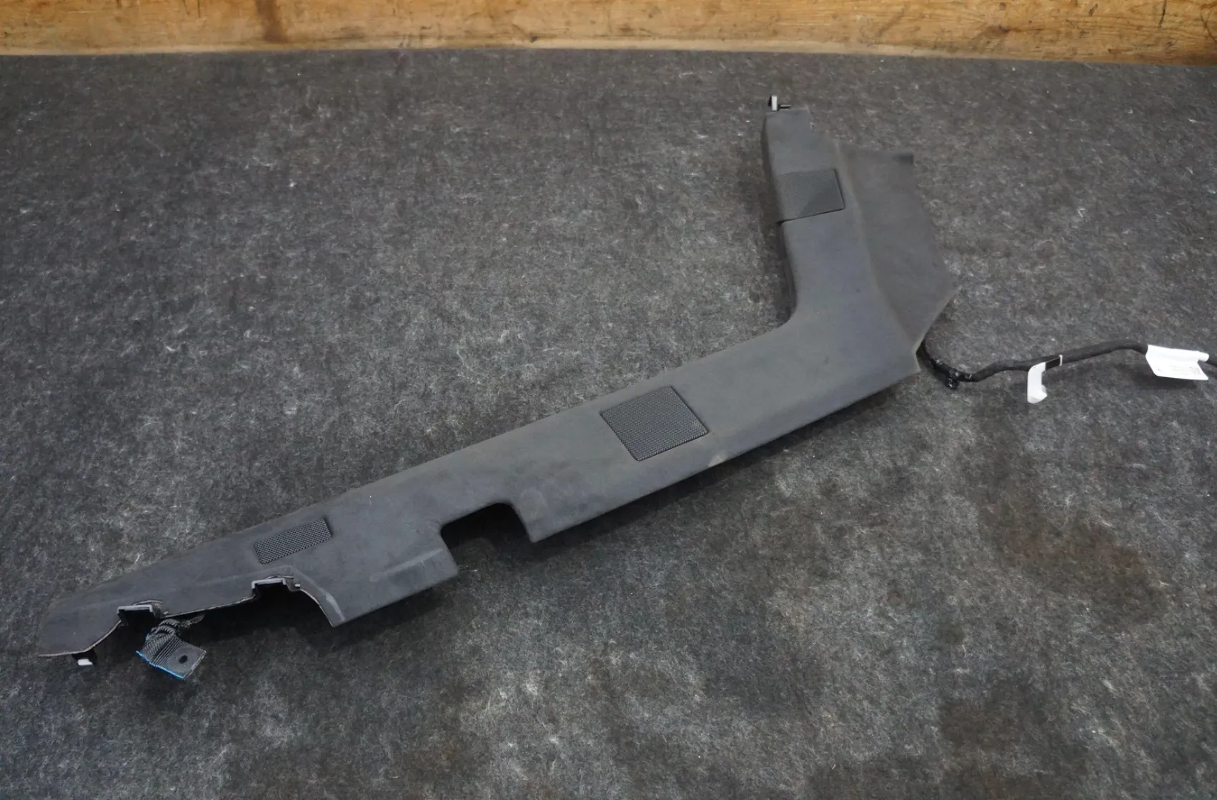 1905519-90-E Оздоблення верхньої частини передньої правої стійки (A-подібної) A-PILLAR UPPER TRIM RIGHT