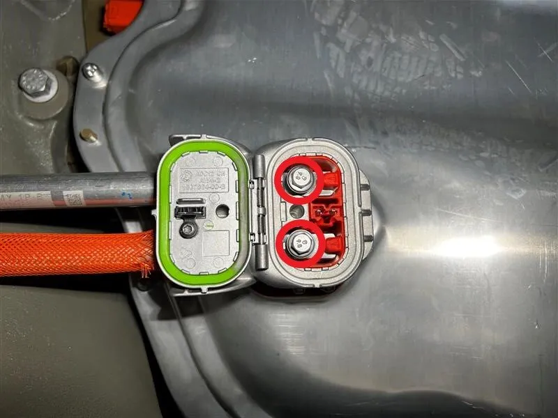 1507801-20-E Високовольтний штекерний роз’єм HIGH VOLTAGE CONNECTOR HEADER PLUG