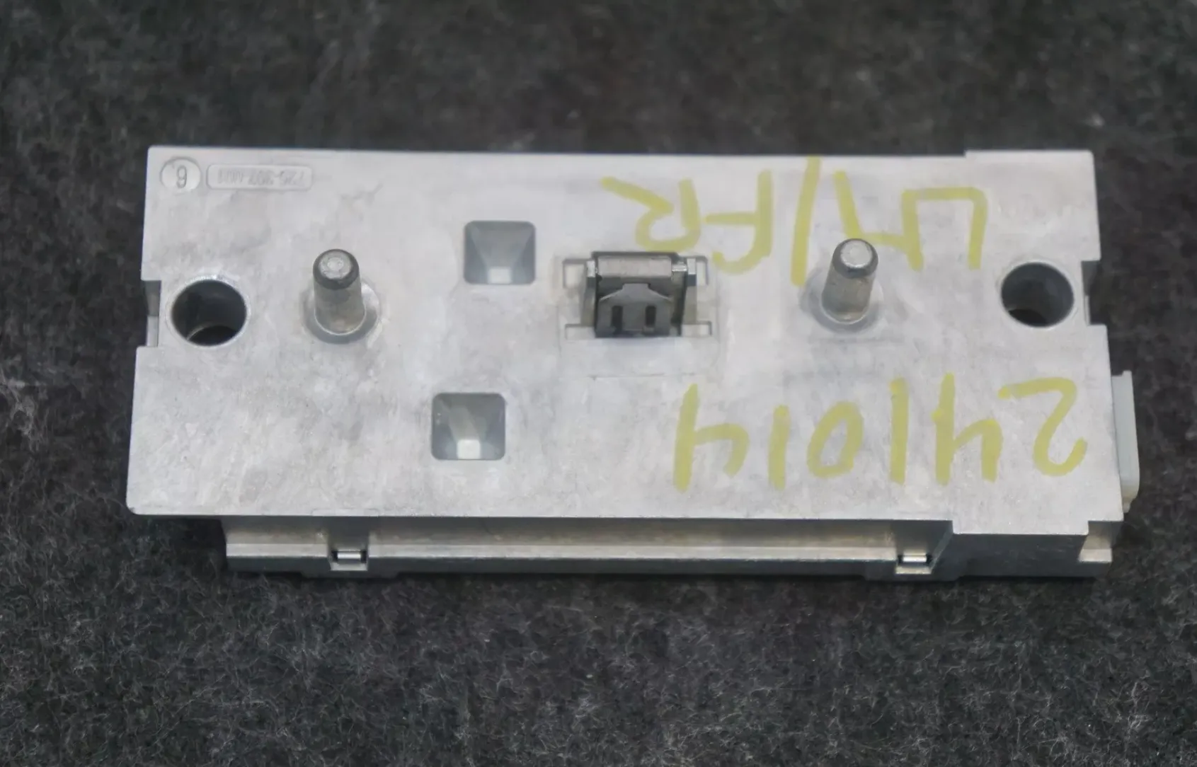 1852817-00-E FM/HD тюнер TUNER FM/HD