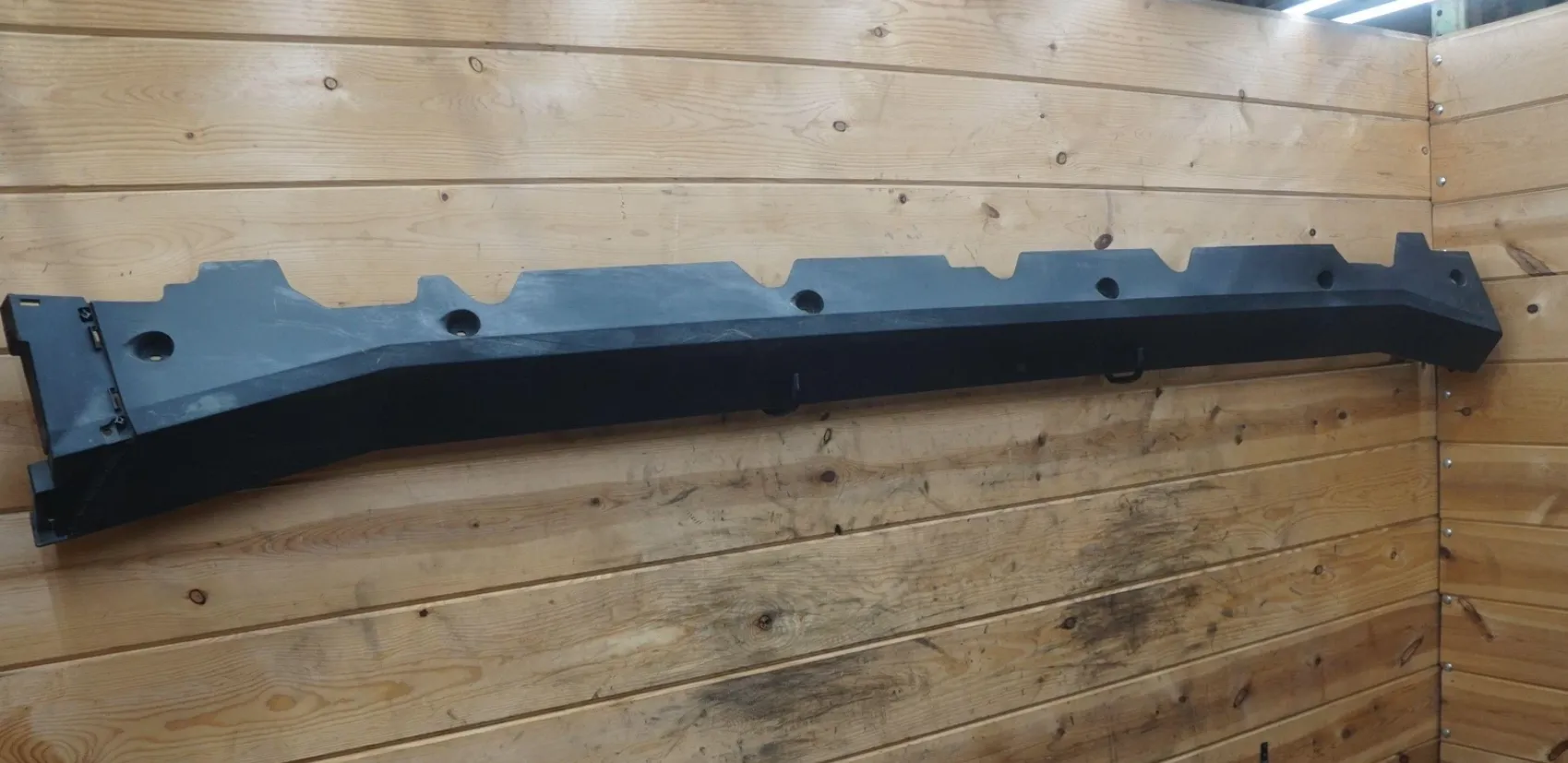 1816597-00-C Збірка клапанної кришки (кришки рокера) — ліва сторона ROCKER COVER ASSEMBLY – LEFT HAND