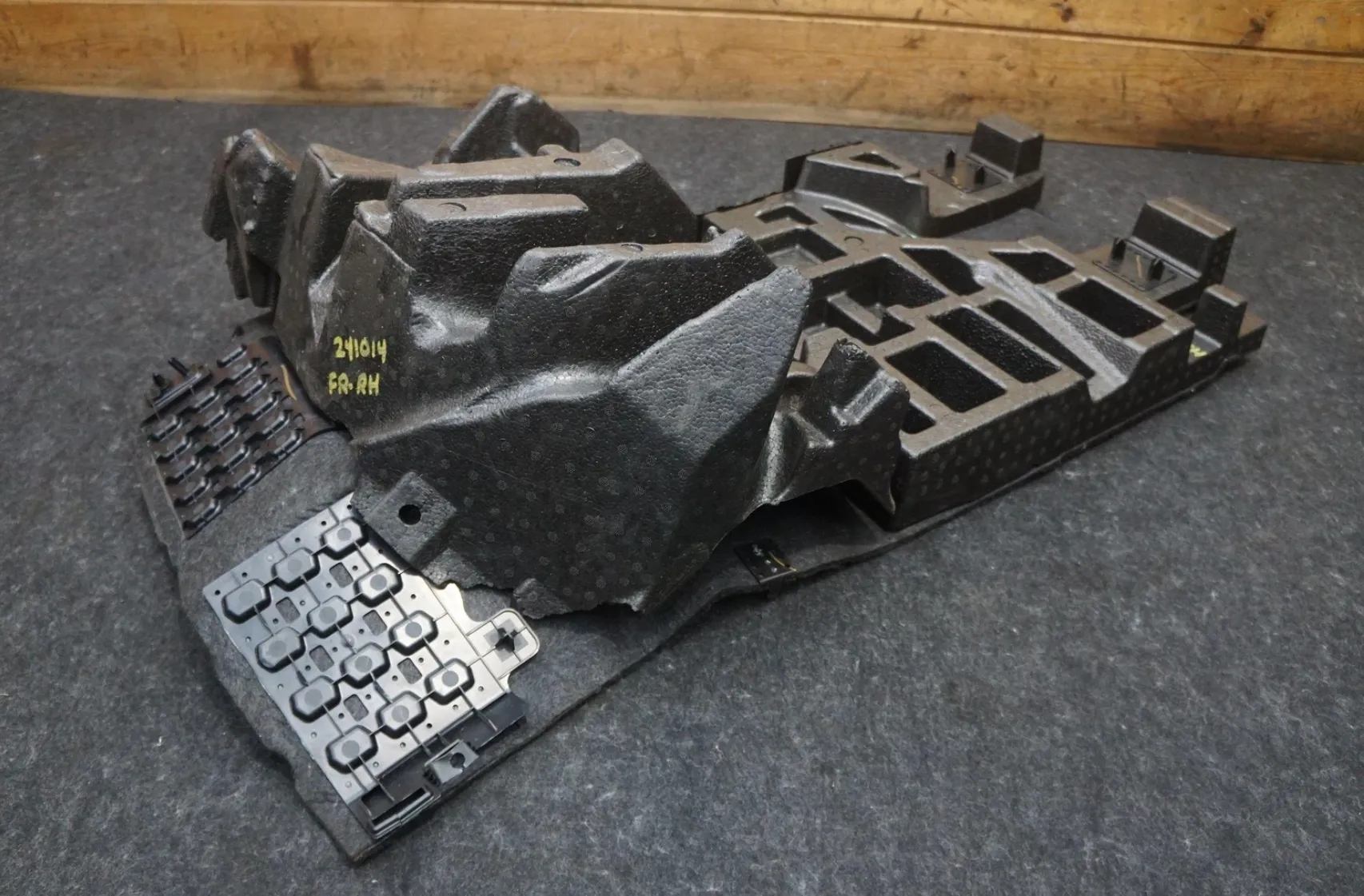 1877865-96-D Збірка килимка пасажира PASSENGER CARPET ASSEMBLY