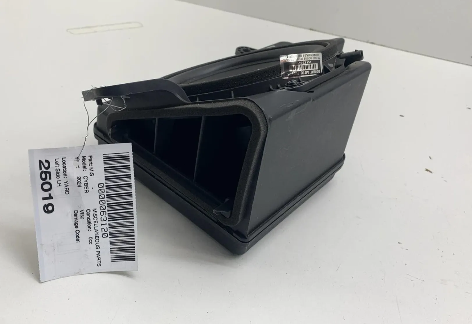 1878989-00-C Аудіо сабвуфер 200 мм ліва сторона стійка C 200MMWOOFER LEFT HANDCPILLARAUDIO