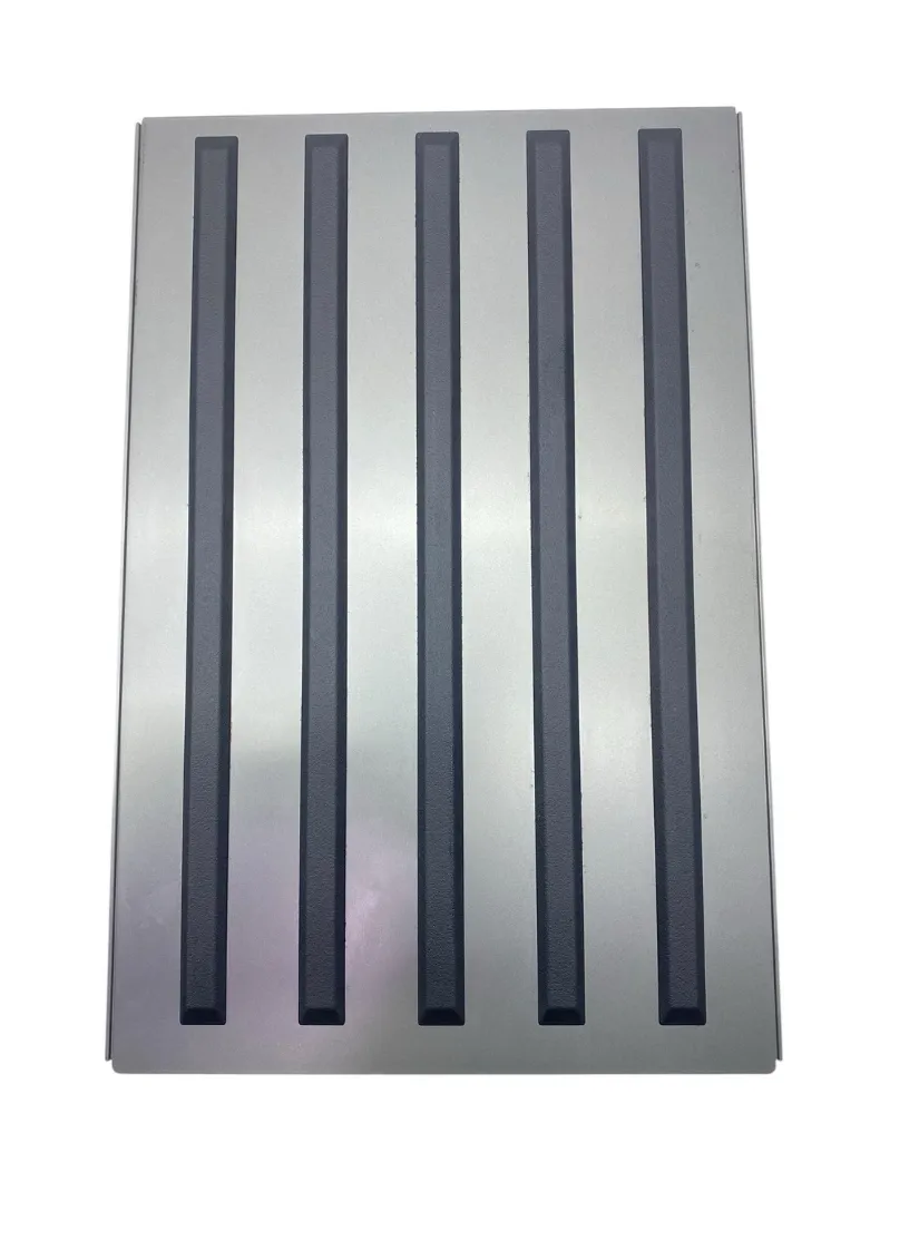 1977830-00-B Центральна підлогова накладка — верхня CENTER FLOOR TRIM – UPPER