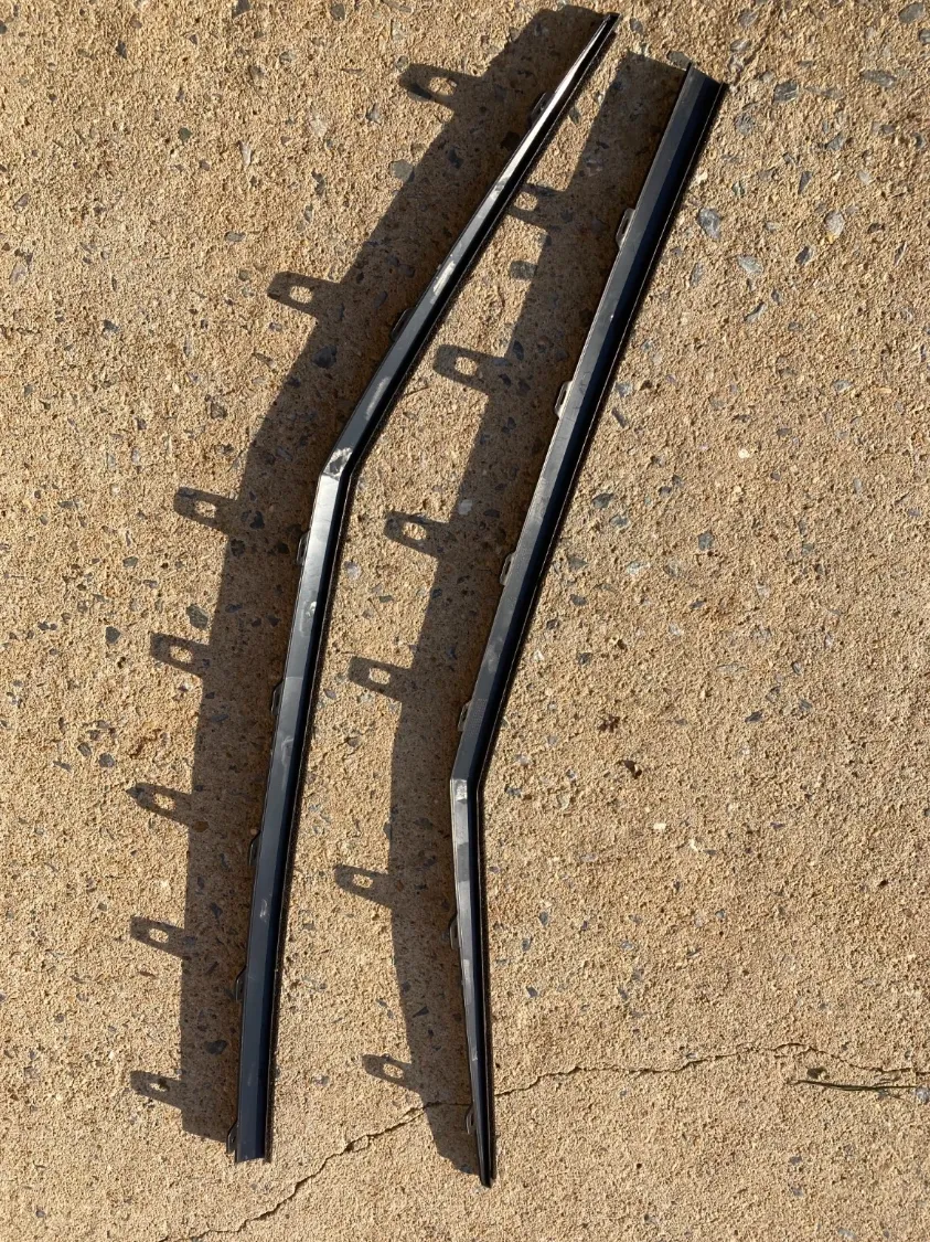 1781734-00-E Верхня накладка (аплікація) на фасцію у зборі FASCIA UPPER APPLIQUE ASSEMBLY
