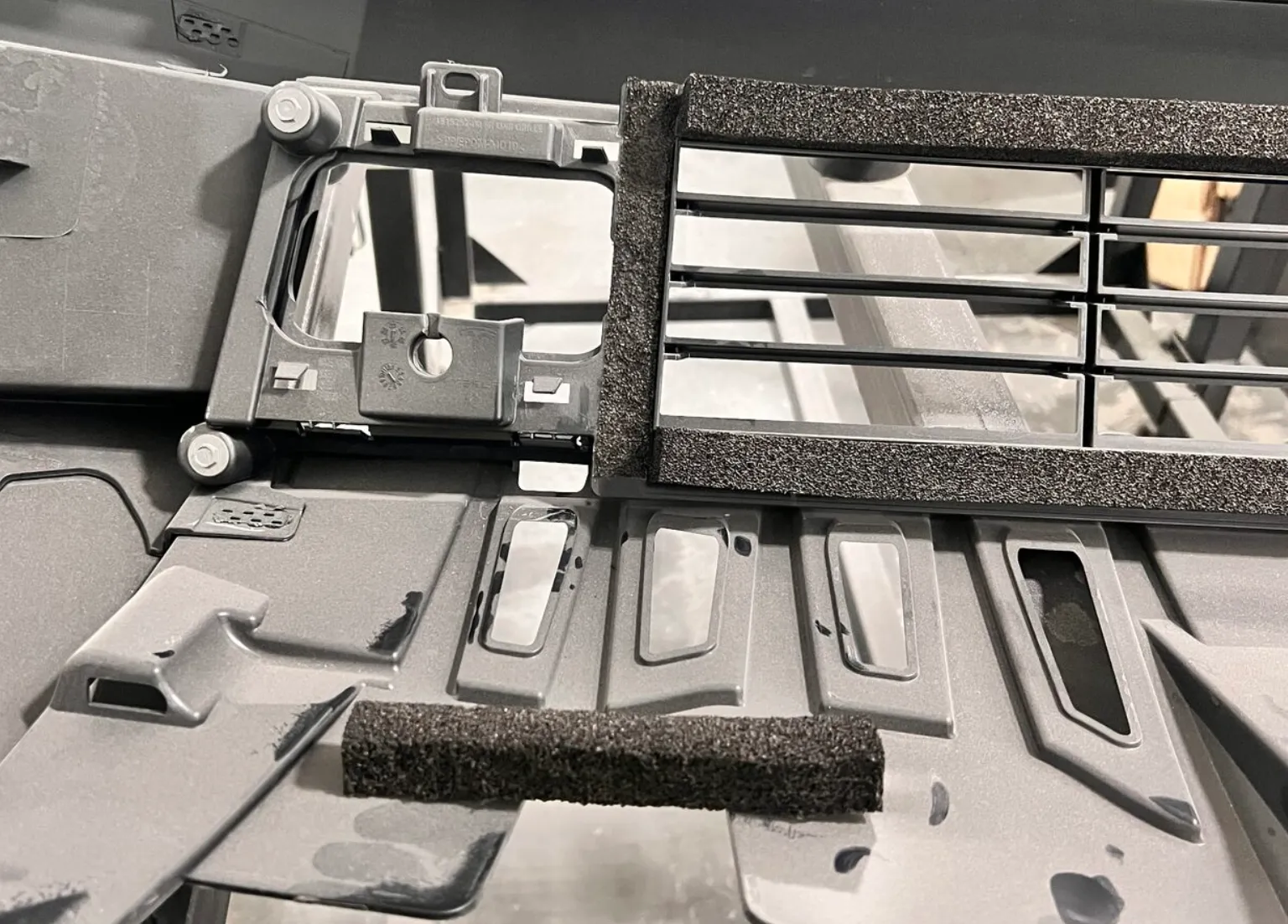 1846458-00-A Бокова поролонова ущільнювальна прокладка FOAM SEAL – SIDE