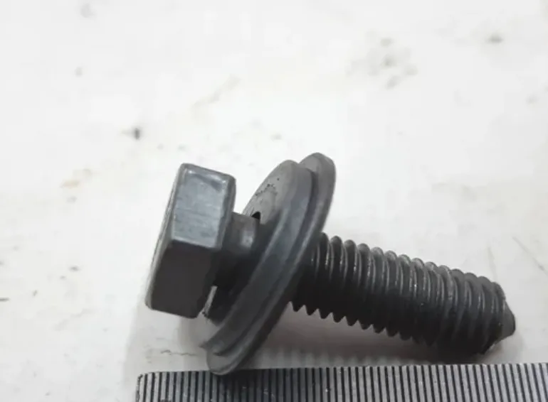 1112246-00-A Болт і шайба M6x22 BOLT AND WASHER