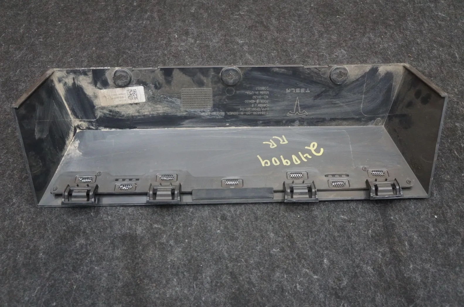 1896373-00-A Сервісна заглушка фаркопа TRAILER HITCH COVER – SERVICE
