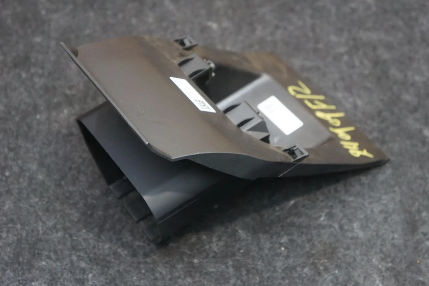 1844040-00-F Верхня маскувальна панель рульової колонки UPPER GAP HIDER – STEERING COLUMN