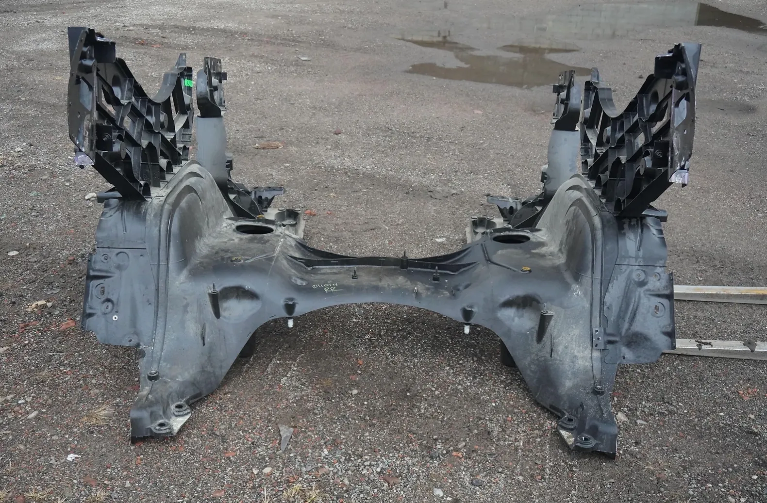 2128750-ST-A Збірка литої задньої нижньої частини кузова ASSEMBLY – CAST REAR UNDER BODY