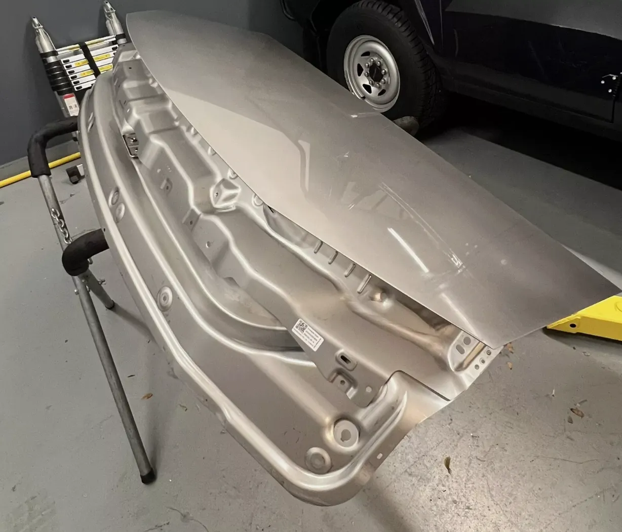 2045100-00-A Збірка переднього багажника з електроприводом ASSEMBLY – POWERED FRONT TRUNK