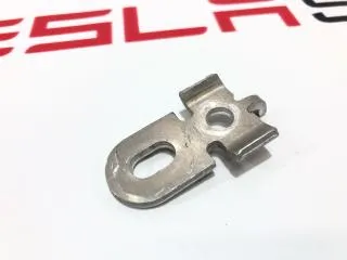 1420763-00-C Кронштейн датчика швидкості колеса на цапфі WHEEL SPEED SENSOR KNUCKLE BRACKET