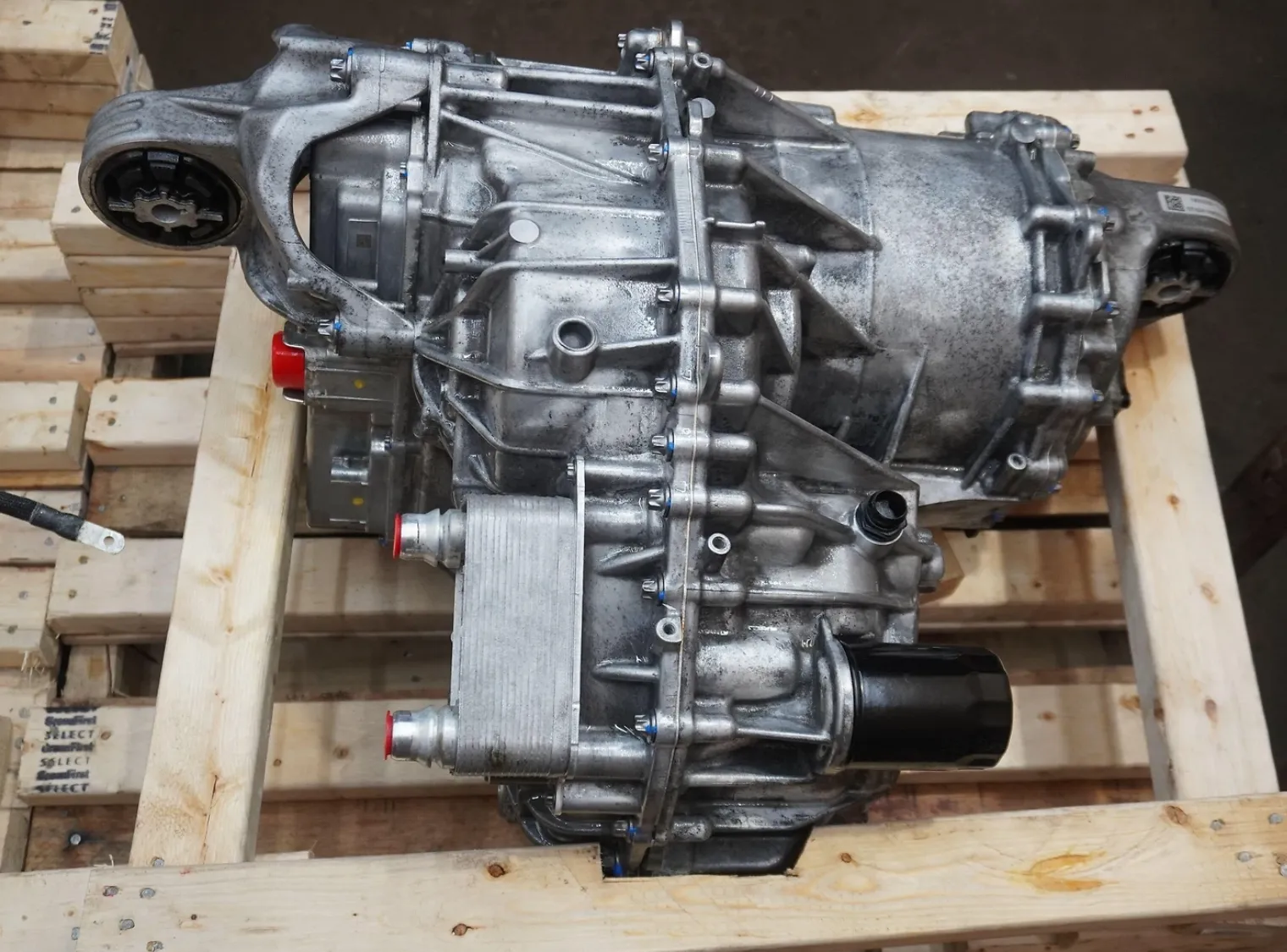 1920000-T1-L Передній привідний агрегат — триприводний FRONT DRIVE UNIT – TRI MOTOR