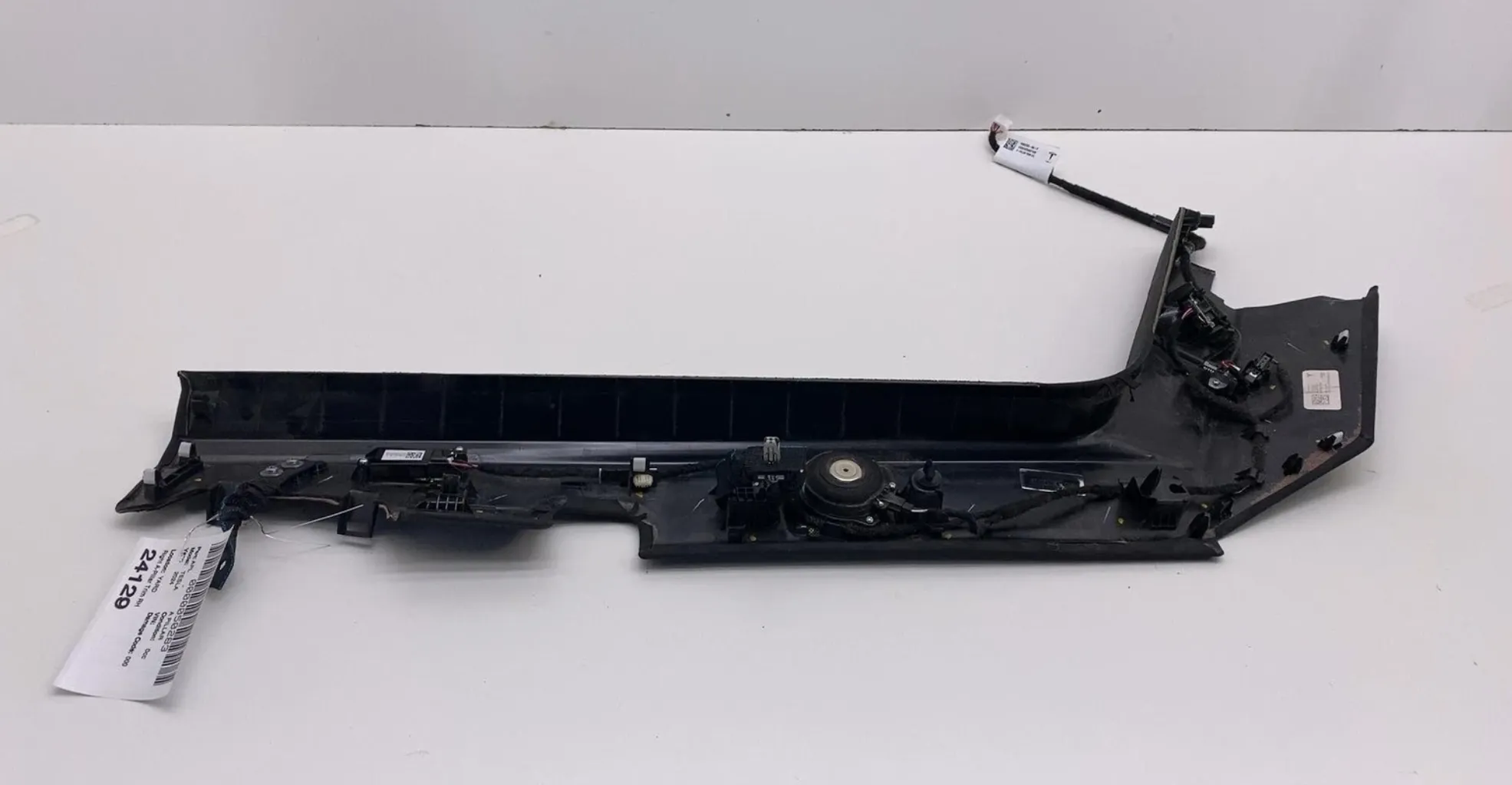 1682255-00-F Жгут — ліва обшивка A-стійки HARNESS-LEFT A-TRIM