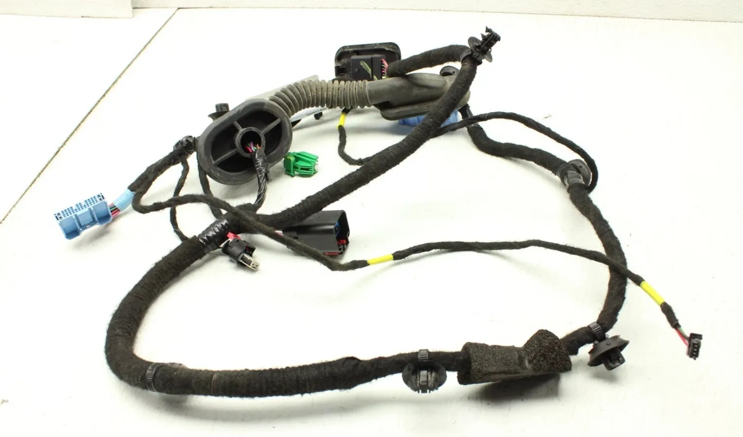 1869167-01-F Жгут обшивки передньої лівої двері HARNESS-TRIM- FRONT LEFT HAND DOOR