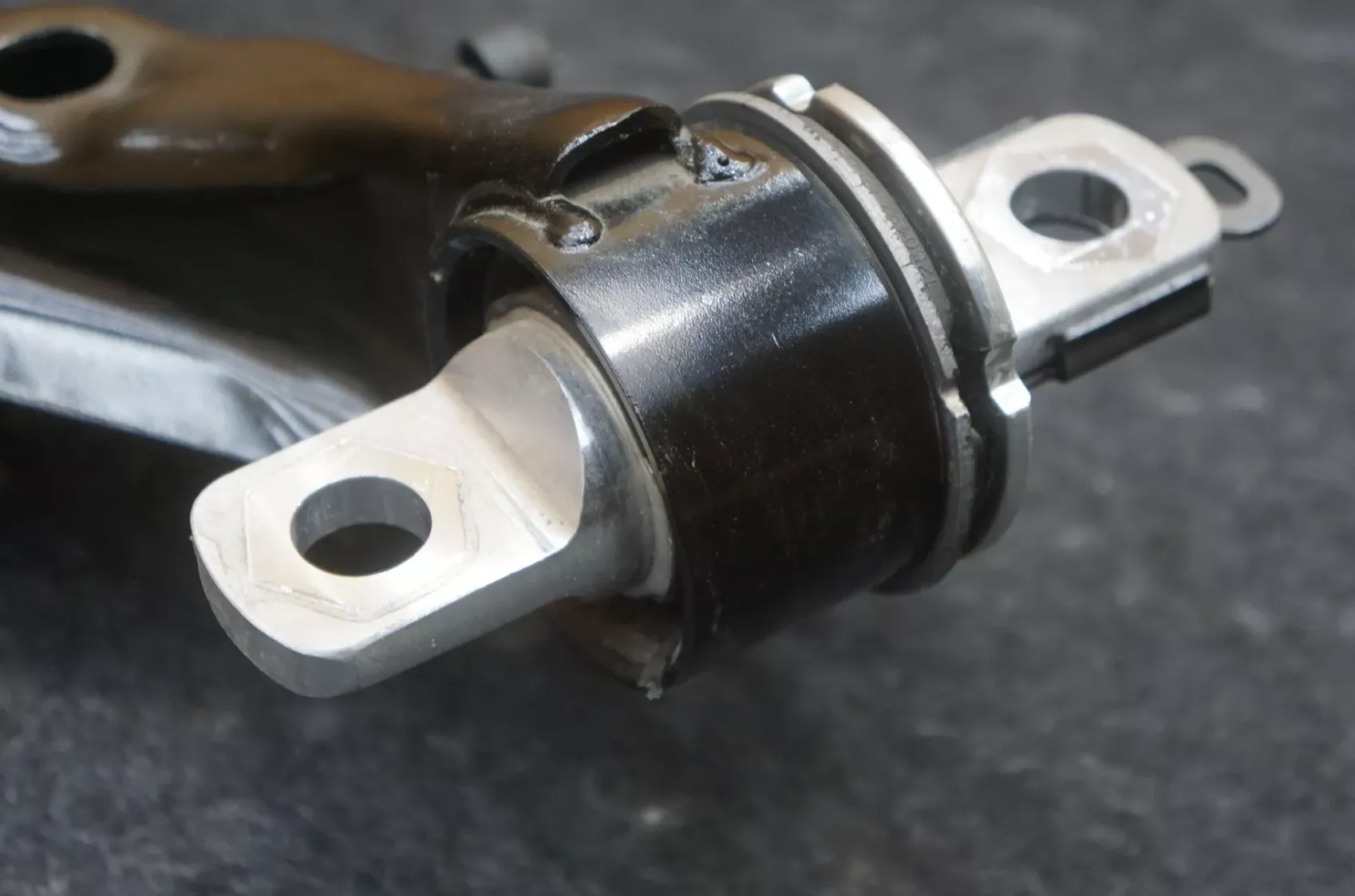 1250421-00-C Верхній задній важіль підвіски в зборі ліва сторона REAR UPPER ARM ASSEMBLY – LEFT HAND