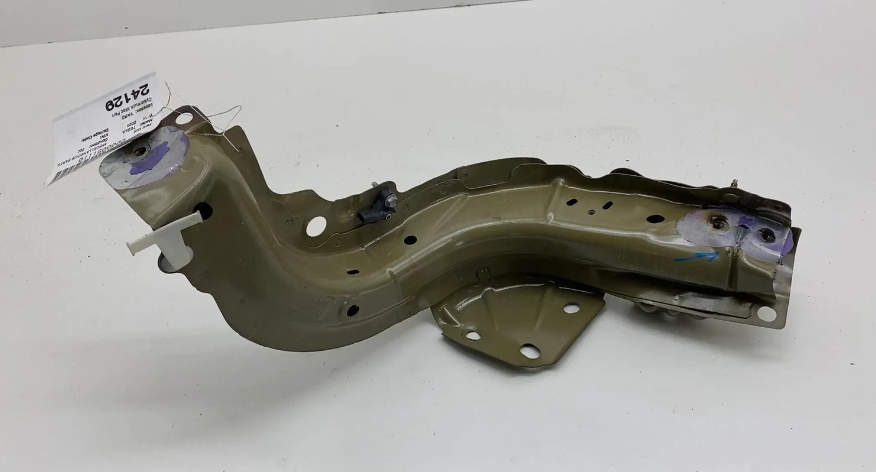 1945864-ST-B Збірка лівої балки крила ASSEMBLY – FENDER BEAM – LEFT HAND