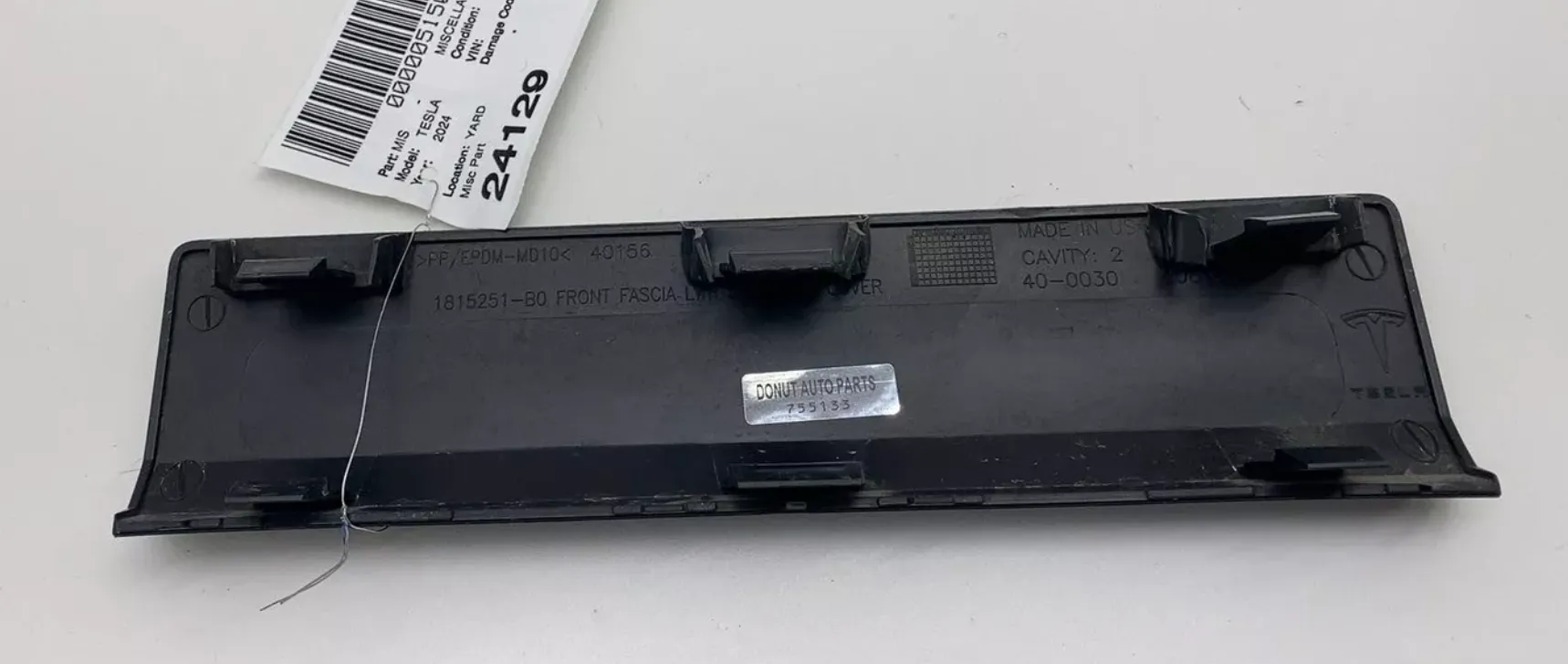 1815251-00-B Нижня заглушка номерного майданчика передньої панелі FRONT FASCIA LOWER DUMMY LICENSE PLATE COVER