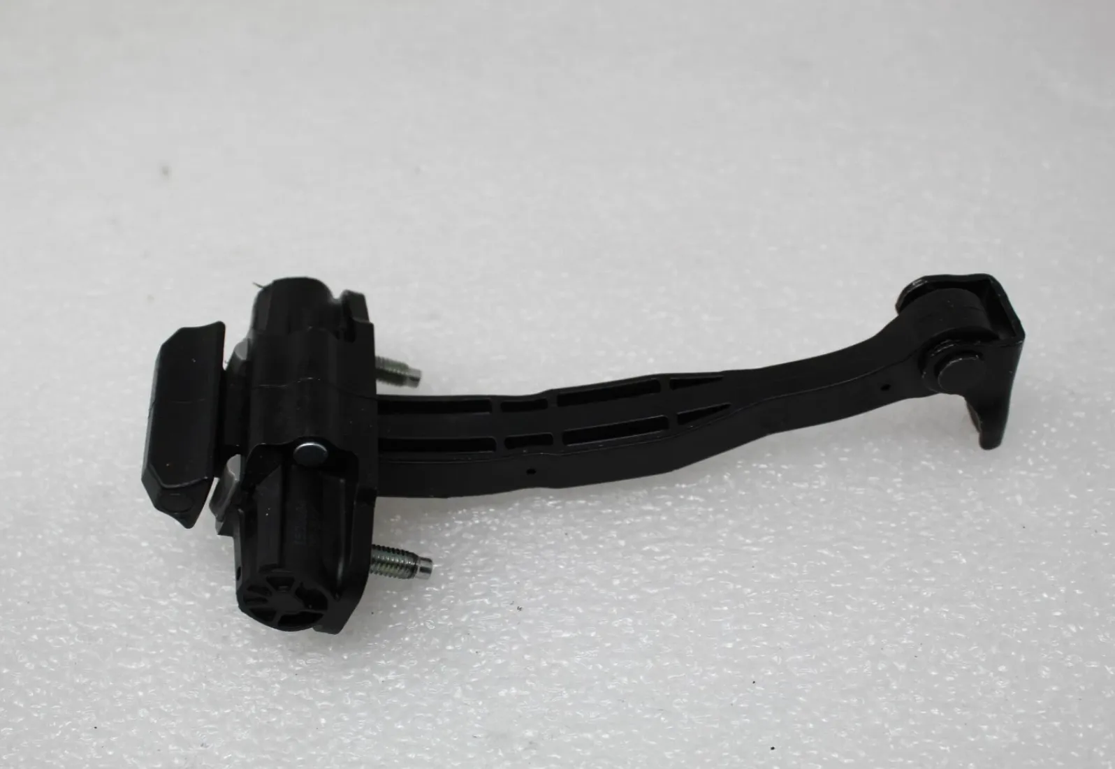 1801457-99-B Обмежувач відкривання задніх дверей DOOR CHECK STRAP – REAR