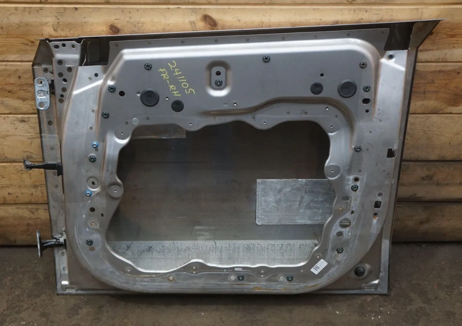 1814850-00-A Збірка правих передніх дверей ASSEMBLY – FRONT DOOR – RIGHT HAND