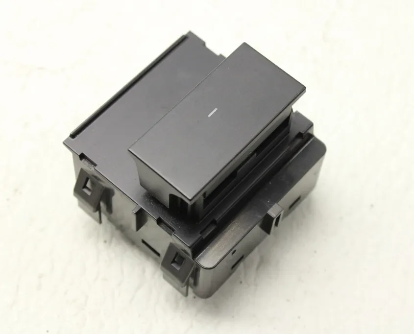1819391-04-C Поясна обшивка — білого кольору передня права сторона WINDOW SWITCH – PASSENGER